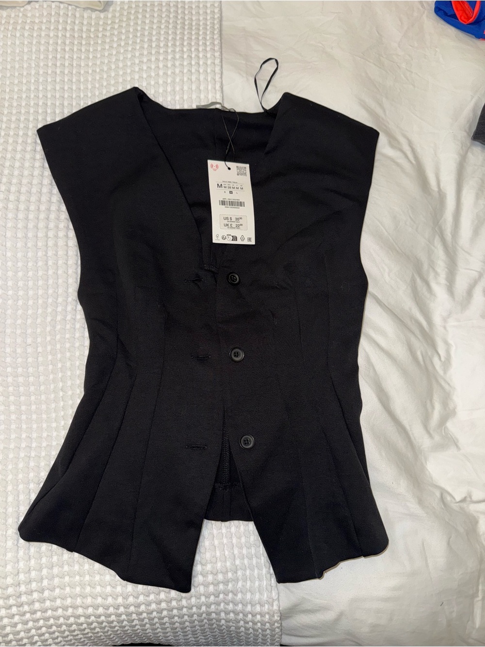 Zara Black Sleeveless Button-Front Peplum  vest top